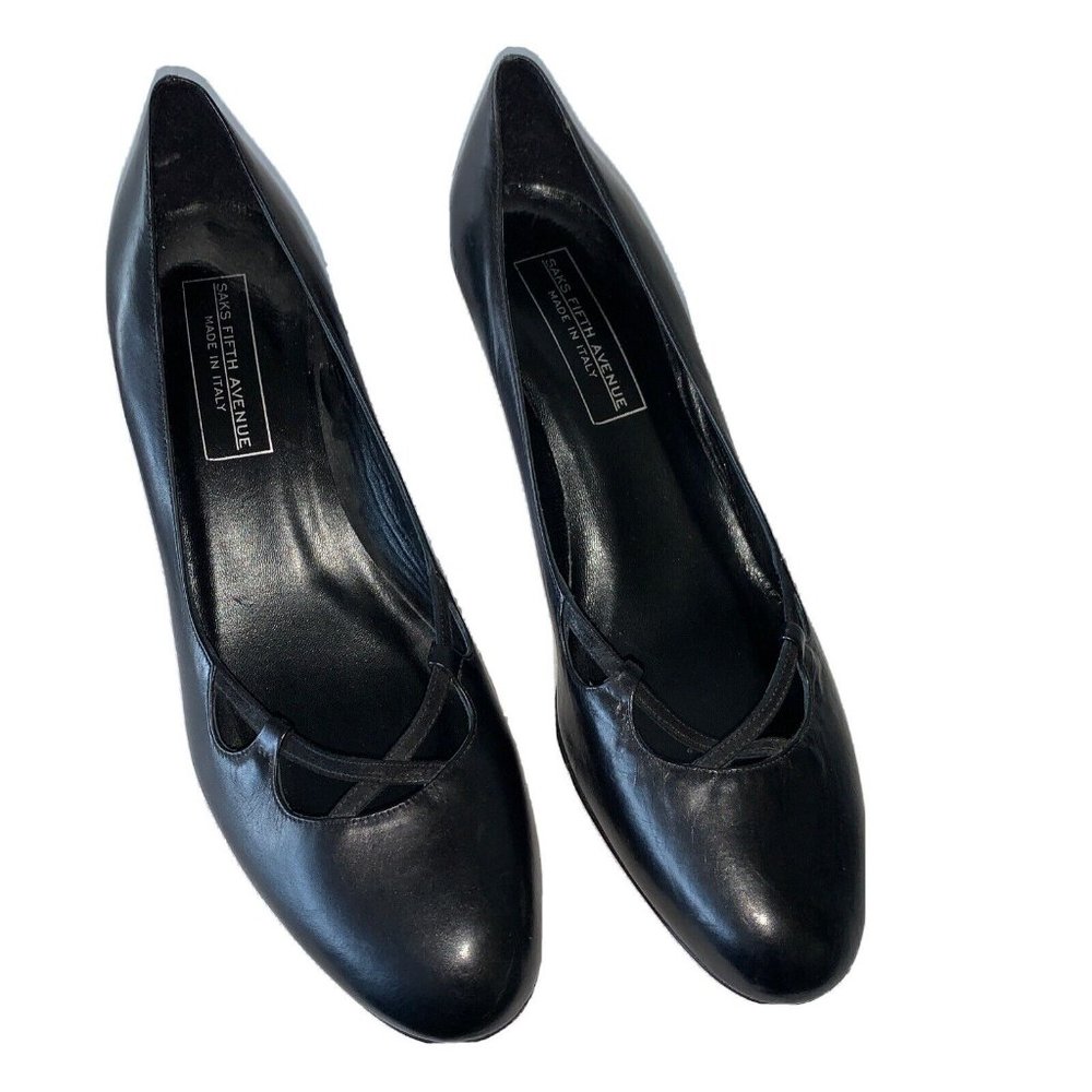 SAKS FIFTH AVENUE black leather pumps, leather soles, made in Italy, size 9.5 B